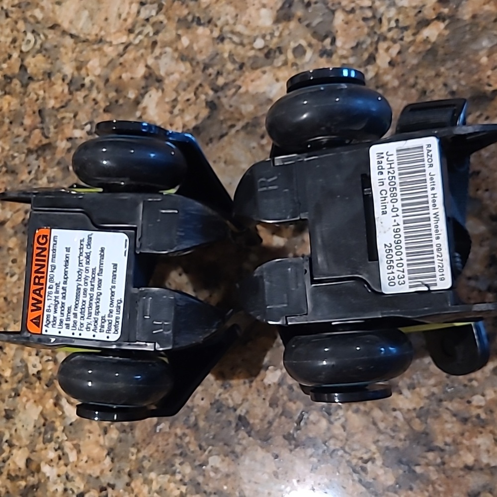 Jetts Heel Wheels by Razor - Picture 3 of 6